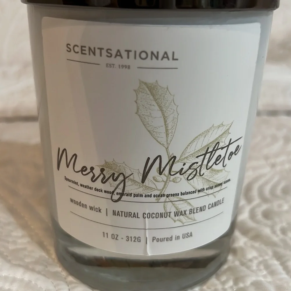 Scentsantional Merry Mistletoe Candle,‎ NWOT